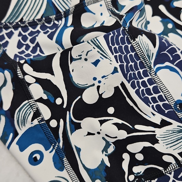 Women's Free People Movement Blue Floral Koi Print Biker Shorts - Picture 4 of 4